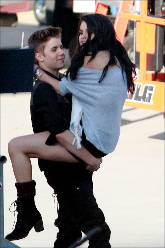 Justin en Selena op de set van zijn video 'Boyfriend' in 2012