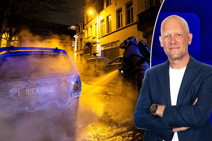 De brandweer werd op oudejaarsnacht enkele keren zelf aangevallen tijdens interventies. Hier moesten ze tussenkomen bij een in brand gestoken wagen op het Lemmensplein in Anderlecht.