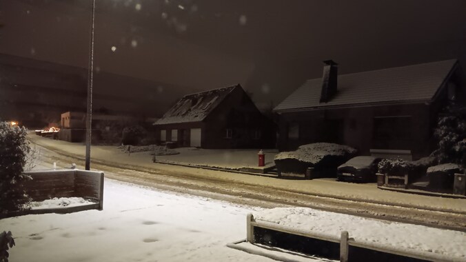 De sneeuw zorgt voor een wit tapijt in Huldenberg.