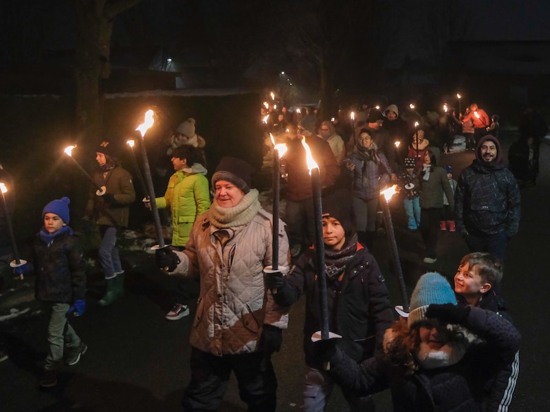Scouts organiseren fakkeltocht op Philipssite voor De Warmste Week