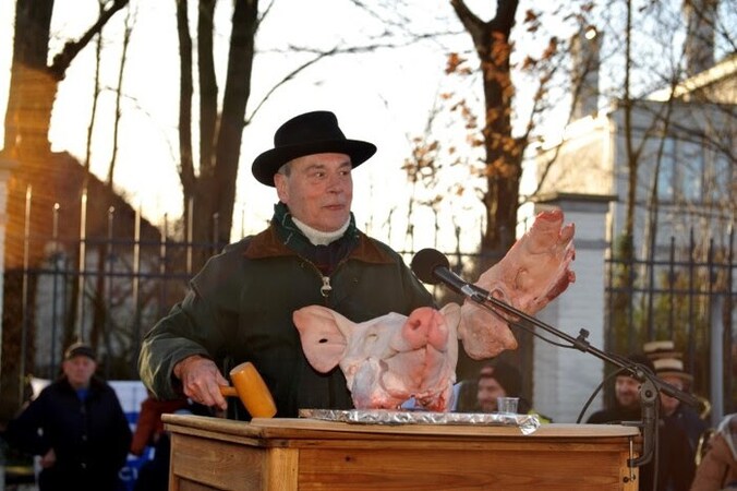 Tijdens de Sint-Antoniusviering werden varkenskoppen geveild