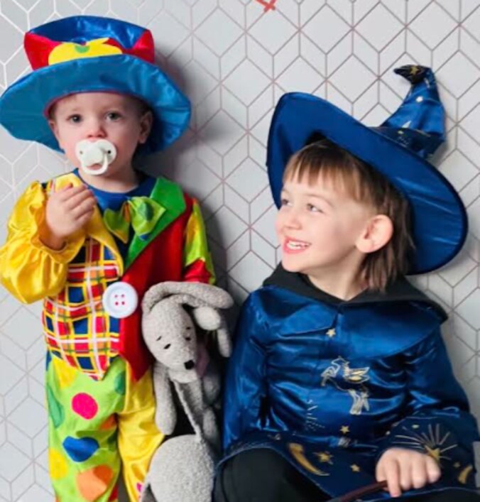 Leon en Kasper uit Beringen verkleden zich voor carnaval