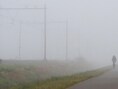 Opklaringen en lokaal nevel of mist in Lede in de nacht