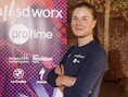 Hoe SD Worx Protime  zelfs Anna van der Breggen vroeger van hoogtestage haalt om Lotte Kopecky aan memorabele Ronde-foto te helpen