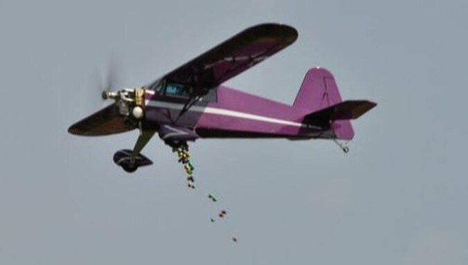 Modelvliegclub De Stunters houdt een paasdropping