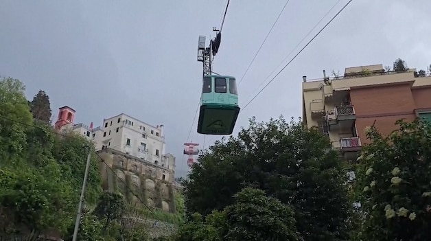 Tragisch ongeluk met kabelbaan in Italië: cabine stort ravijn in, 3 ...