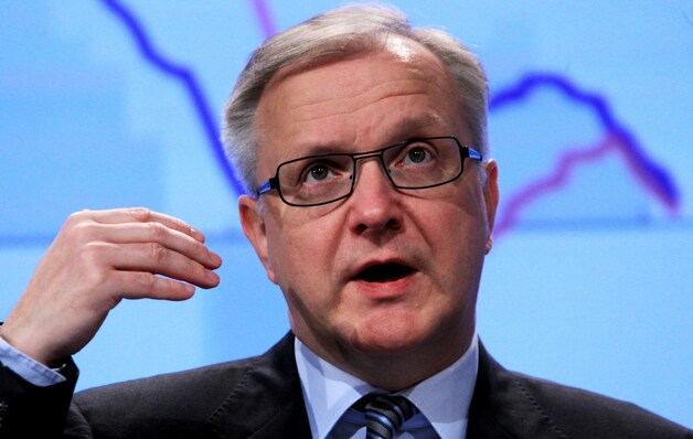 Commissaris Rehn beklemtoonde het belang van het beperken van de uitgaven.