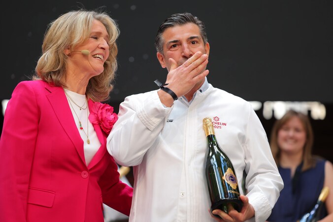 Peppe Giacomazza van La Botte in Genk tijdens de prijsuitreikingen van de Michelin-sterren.