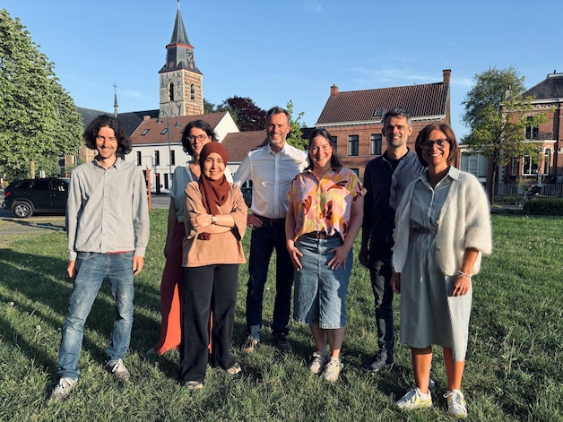 (vnlnr.) Johan Nagels, Fran Lauriks, Hayat Bentouhami, Didier Neyrinck, Veerle Van Caeneghem, Jeroen Van Laer, Sien Pillot.