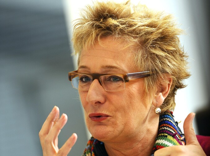 "Het komt duidelijk Evelyne Huytebroeck (foto) toe een oplossing te zoeken die de gemoederen bedaart", klinkt het bij de andere politieke partijen.