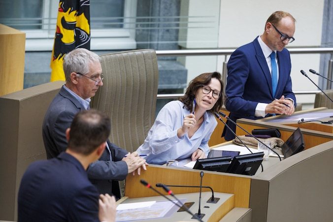Parlementsvoorzitter Freya Van den Bossche: “Het is ironisch dat de klimaattop in Belém doorgaat”.