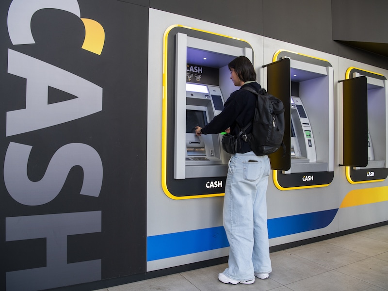 Wat kan er allemaal mislopen als je contant geld opneemt of stort? En hoe groot is dat risico in feite?