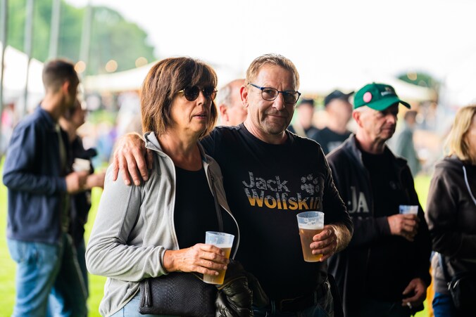 Blues Peer van start gegaan. 