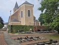 Dentergem hult begraafplaatsen in sfeer en warmte tijdens Reveil 2026: “Samen herinneringen vieren bij muziek, poëzie en soep”