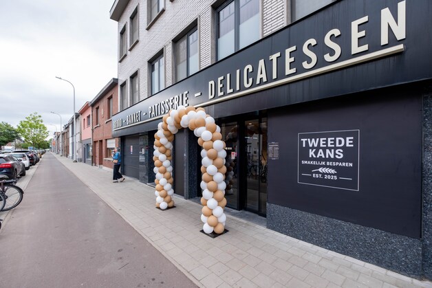 NET OPEN. In bakkerij ‘Tweede Kans’ koop je brood en patisserie van dag ...