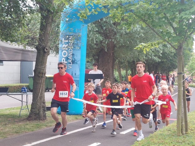 Ruim 200 sportievelingen lopen ter nagedachtenis van Ardoois ereburger ...