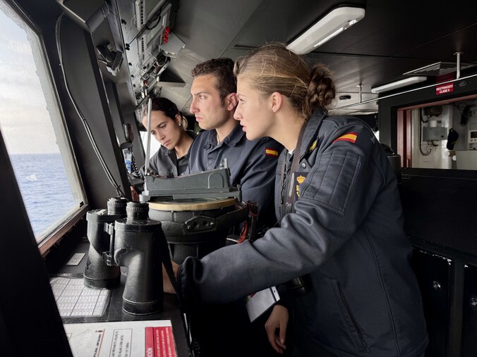 Spaanse kroonprinses Leonor maakt kennis met leven bij de marine
