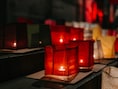 Houthalen-Helchteren herdenkt het einde van de wereldoorlogen met een lampionnentocht en een vredesviering