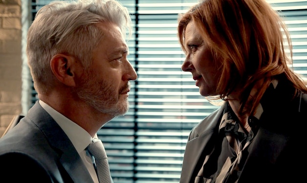 Deze week in 'Familie': heeft Emilio iets te verbergen, en wat gebeurt er  tussen Lars en Veronique? | Showbizz | HLN.be