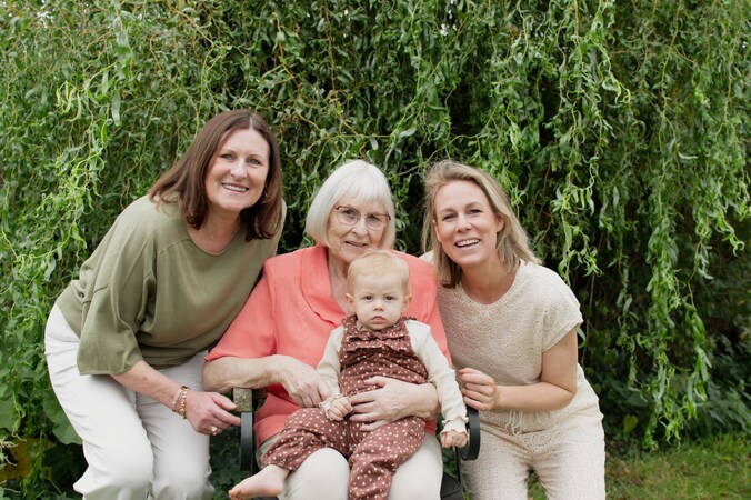 Baby Frances, mama Daphny, oma Tania en overgrootmoeder Godelieve.