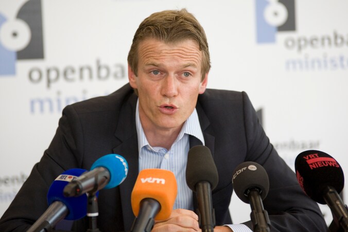 2 jaar cel gevorderd in eerste Belgische apaanproces | Nieuws | HLN.be
