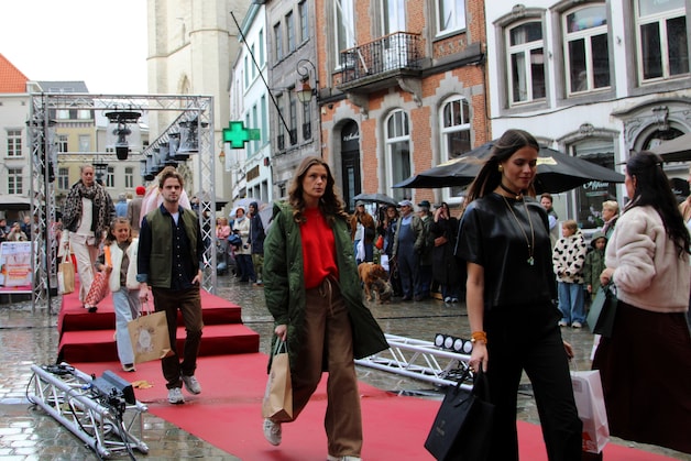 Herfsthopping modeshow in Halle