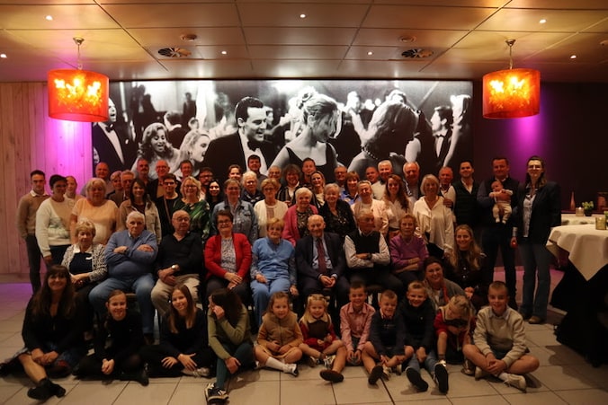 Familie Fonteyne uit Lichtervelde kwam samen in een feestzaal in Kortemark