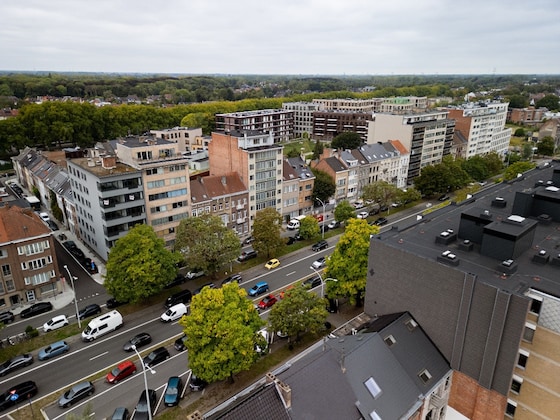 Appartementsgebouwen langs de Vesten.