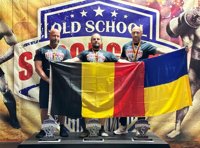 Johan uit Ninove wint wereldkampioenschap ‘Old School Strongman’.
