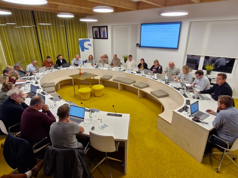 Gemeenteraad Staden buigt zich donderdag over steun voor drie overdekte padelvelden
