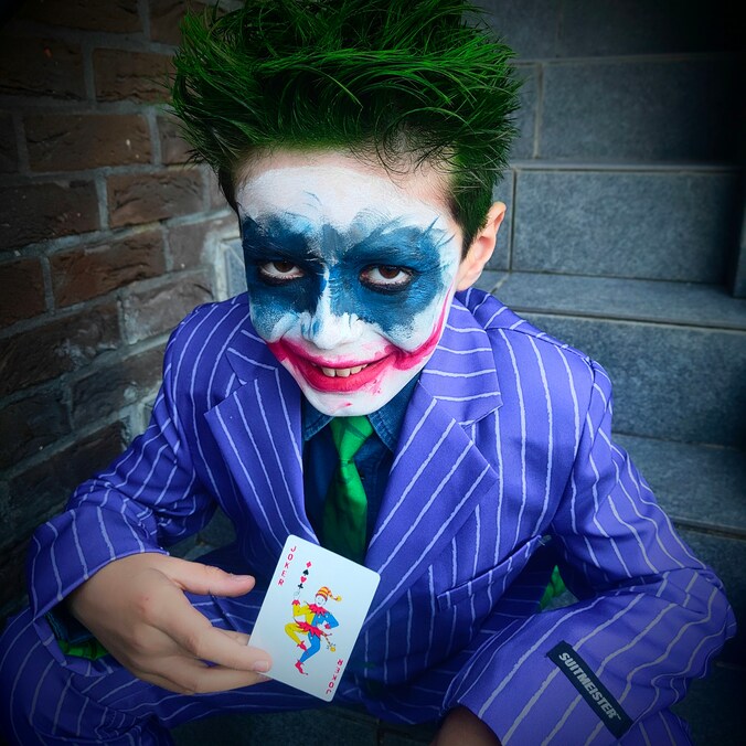 Mats uit Tongeren gaat verkleed naar school voor Halloween.