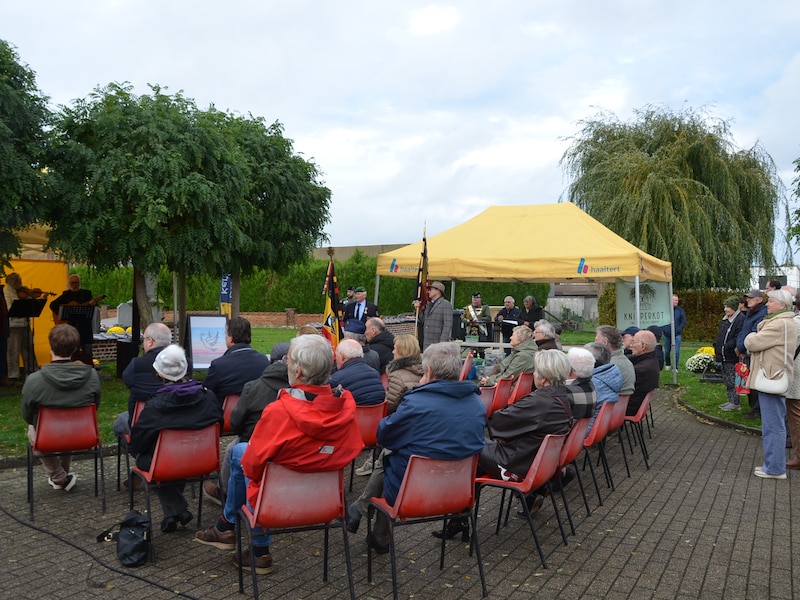 Reveil houdt halt in Heldergem: na het troostconcert gaat nieuw kunstwerk letterlijk in licht op