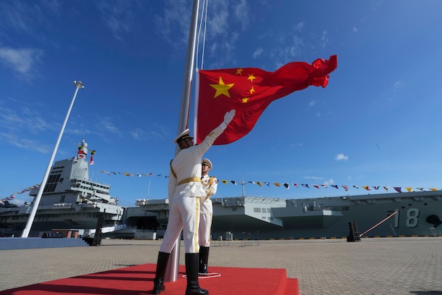 China wil VS uitdagen met hypermodern vliegdekschip, maar schiet ...