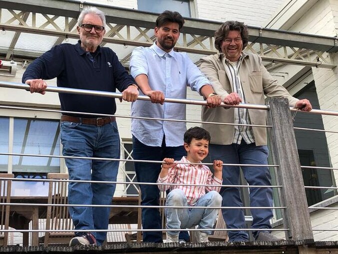 Overgrootvader Geert, opa Laurent en papa Dominique zijn enorm trots dat ze deel uitmaken van dit viergeslacht.