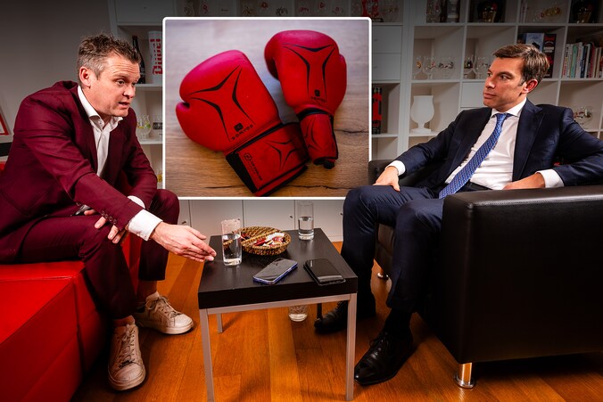 Voka-baas Frank Beckx voor het eerst in het hol van de leeuw: ABVV-topman Bert Engelaar heeft voor de grap zijn bokshandschoenen alvast klaargelegd.