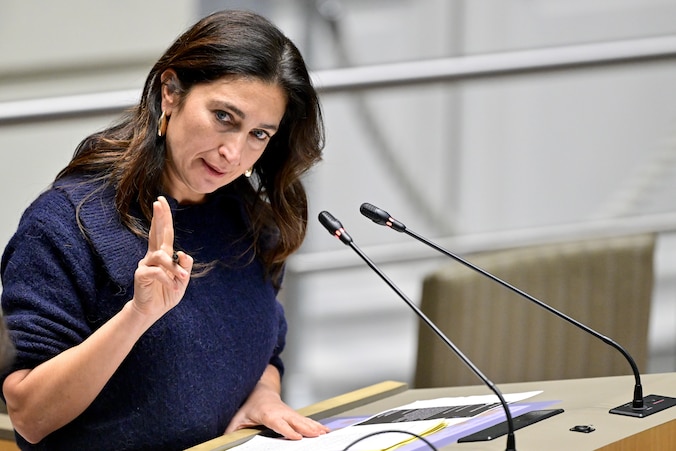 Vlaams minister van Werk Zuhal Demir (N-VA) in het Vlaamse Parlement te Brussel. (26/11/25)