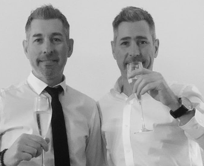 Tweeling Thierry en Pascal viert hun 50ste verjaardag.