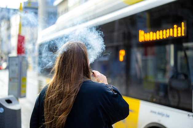Ook VapeBel vindt dat minderjarigen beschermd moeten worden. “Maar dat moet dan wel gepaard gaan met een strengere bestraffing van de illegale markt.”