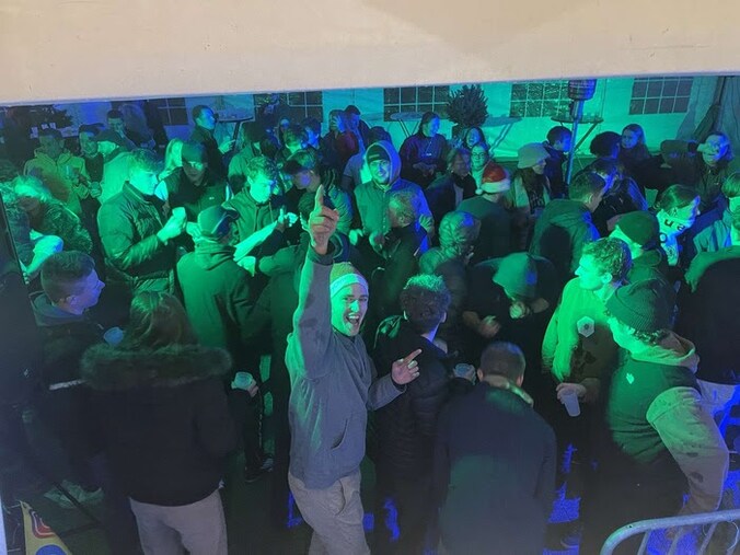 De kerstmannenfuif van jeugdhuis De Voer keert terug in Bertem op 13 december.