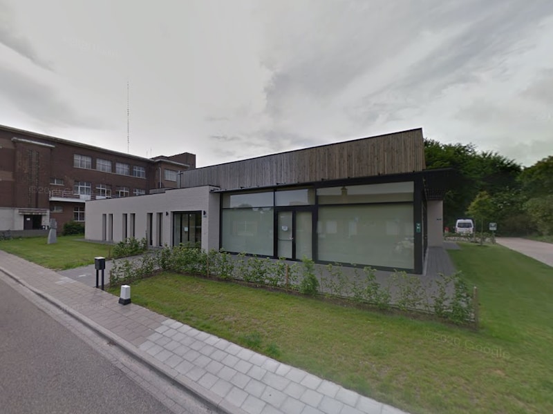 Meezingen en dansen op Foute Party in ’t Gasthuis: DJ Tony draait guilty pleasures en feestklassiekers