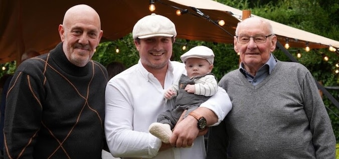 De familie Van Laecke van links naar rechts: opa Koen (59), papa Sean (36), viergeslacht Gaston en overgrootvader Romain (92).