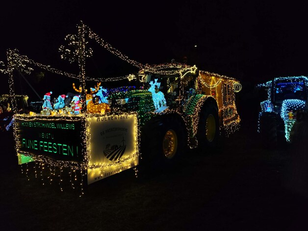 Sfeerbeelden van de tractorkerstparade in Werchter.
