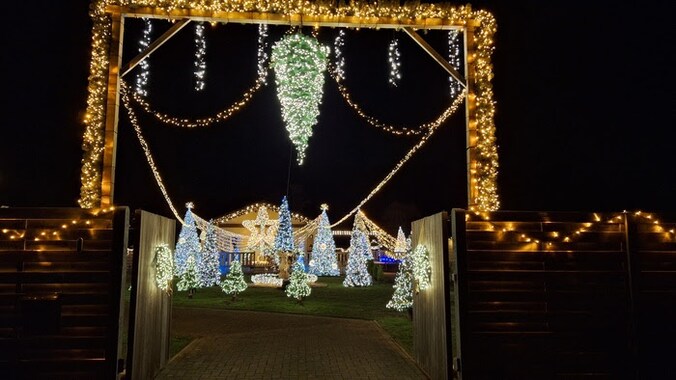Met maar liefst 25.000 lichtjes zorgt deze woning in de Kiekuitstraat in Herselt voor de nodige kerstsfeer.