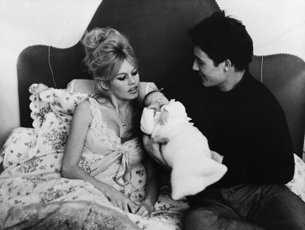 Brigitte Bardot, Jacques Charrier en hun zoontje. 