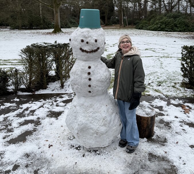 Sneeuwman gemaakt door Louise in Schoten.