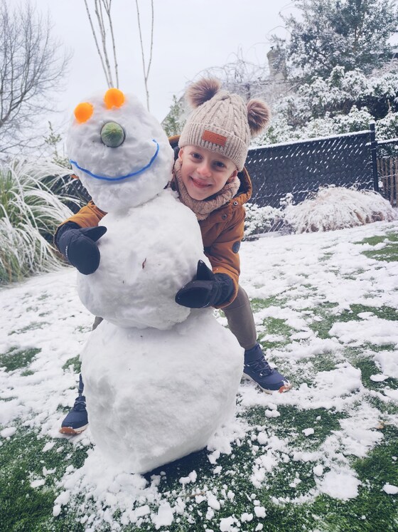 Een mooie sneeuwman, gemaakt in Westmeerbeek.