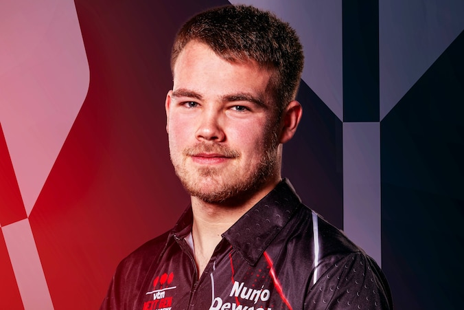 Nunjo (22) uit Avelgem bij laatste vijftien van VTM Next Gen Darts ...