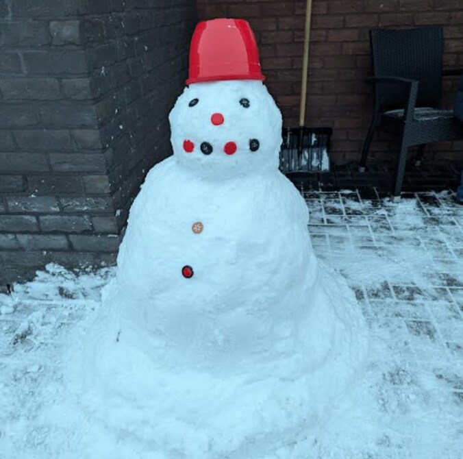 In Borgloon werd er een sneeuwpop gemaakt.