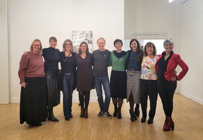De exposanten zijn Katrien Stuyck, Bregtje Proost, Annick Theunissen, Ilse Priem, Mark Devesse, Mieke Priem, Lise Lynen, Liliane Blanchard en Vicky Leentjes.