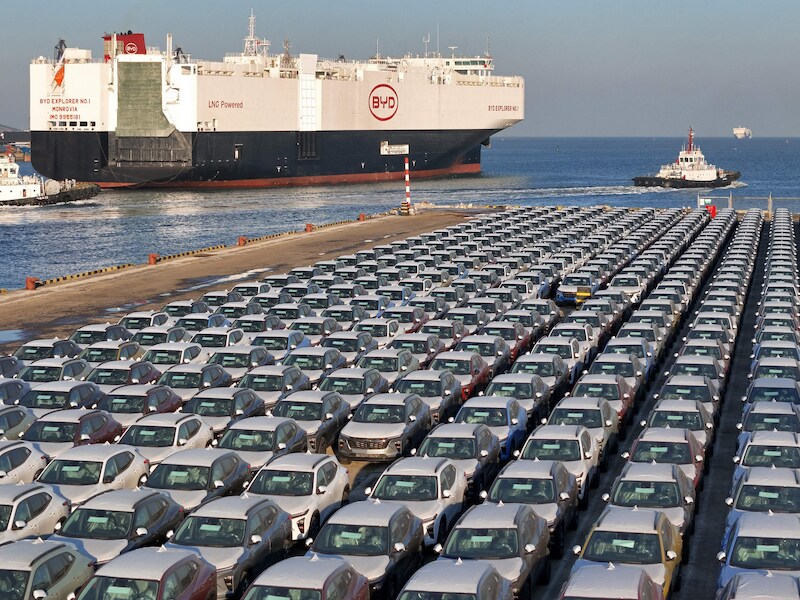 Illustratiebeeld: elektrische auto’s wachten op export in China. 